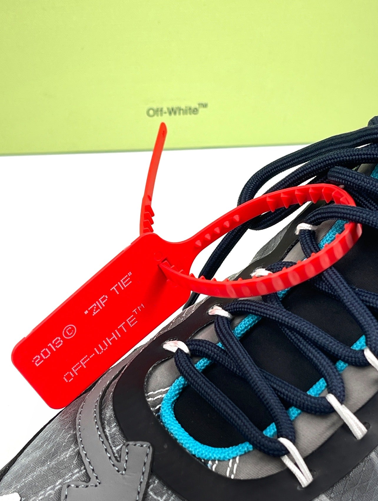 Off-White Odsy-2000