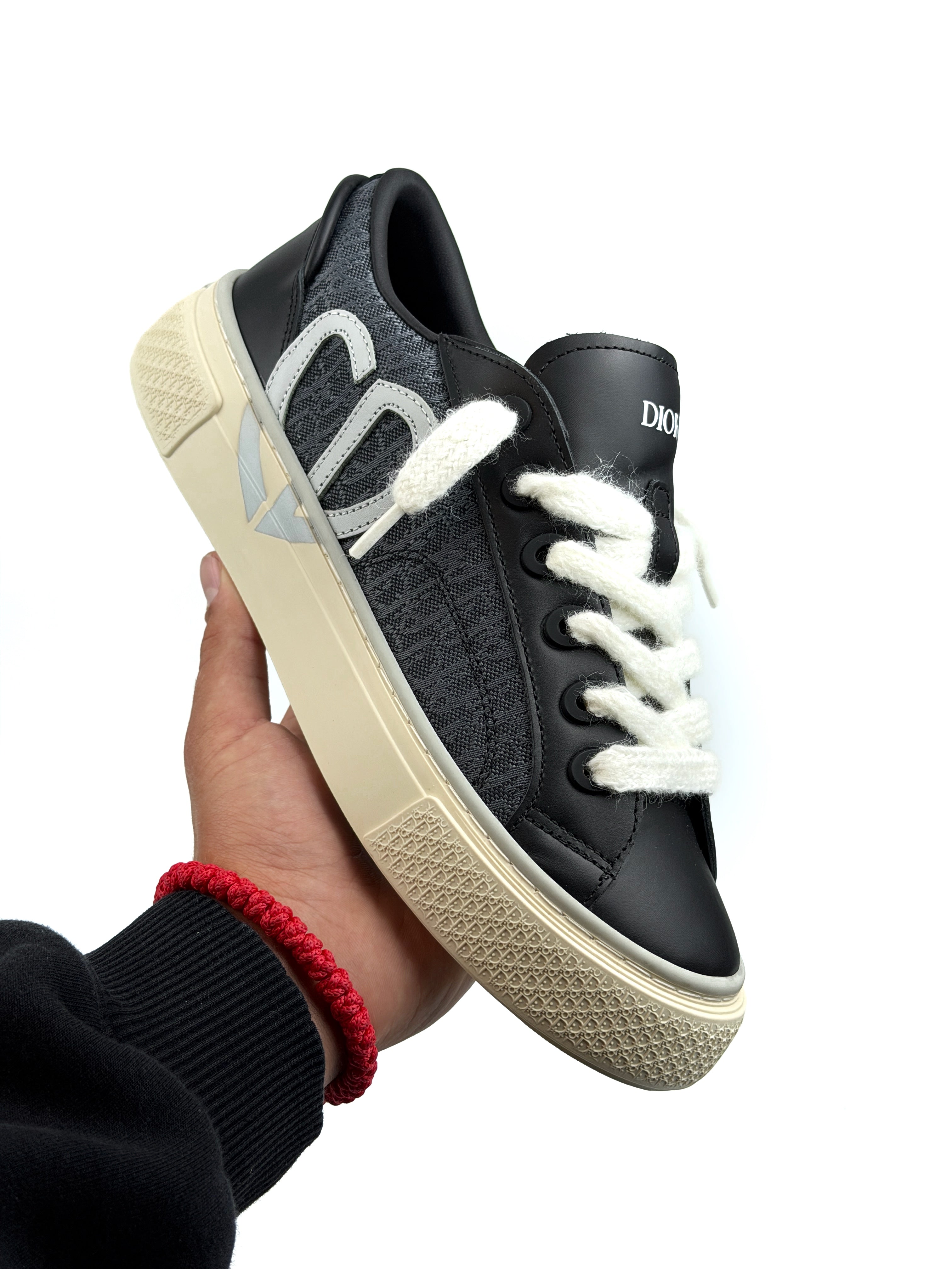 Dior B33
