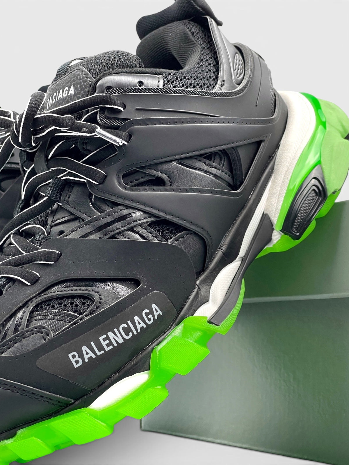 BALENCIAGA TRACK