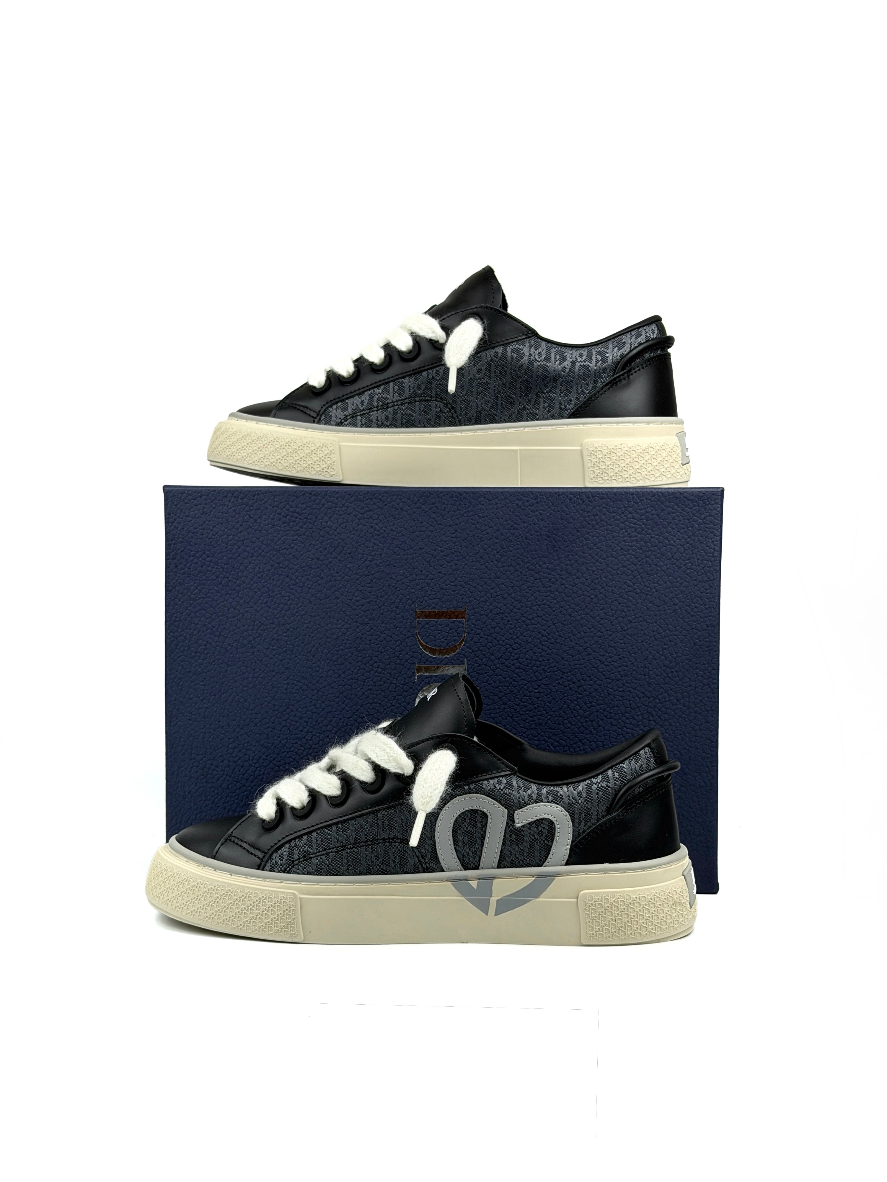 Dior B33