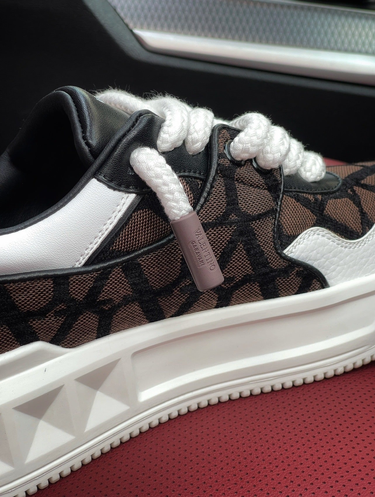 Valentino One Stud