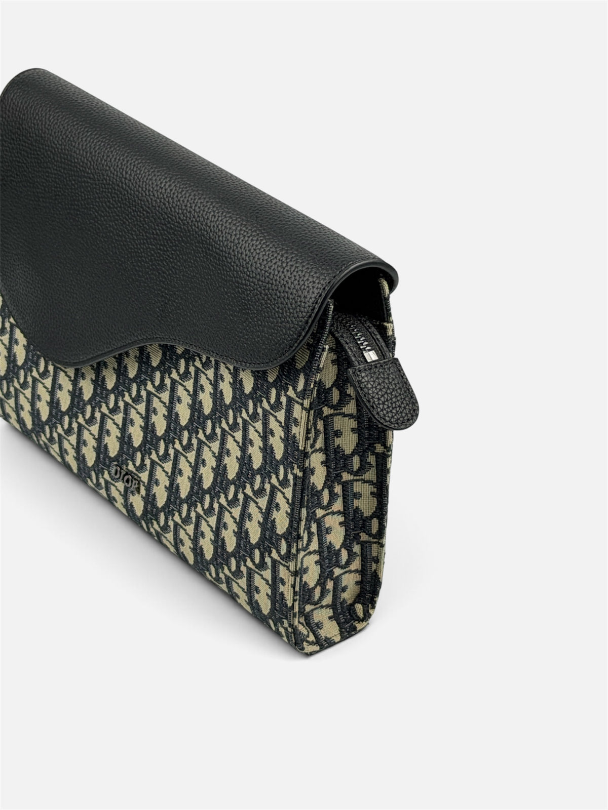 Monogram Pochette
