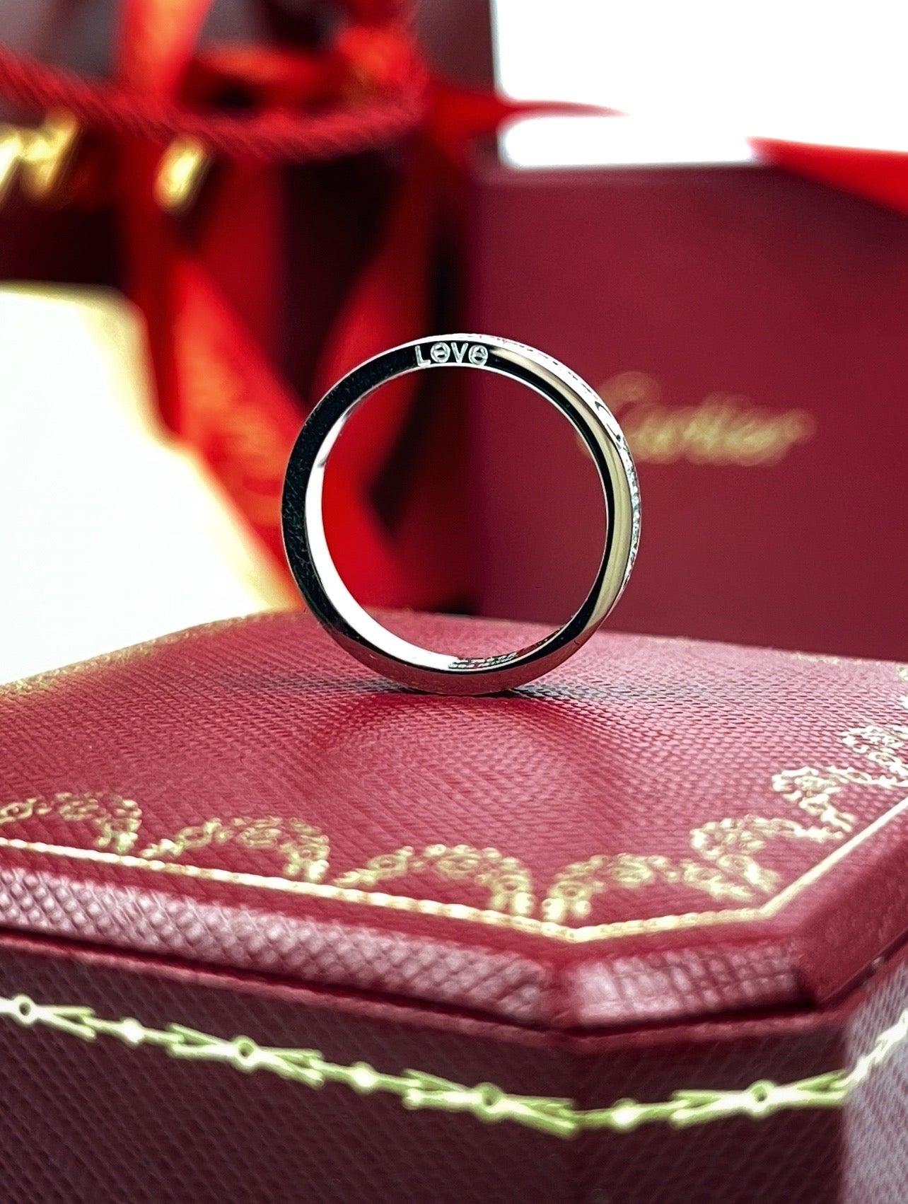 Inelul Cartier Love