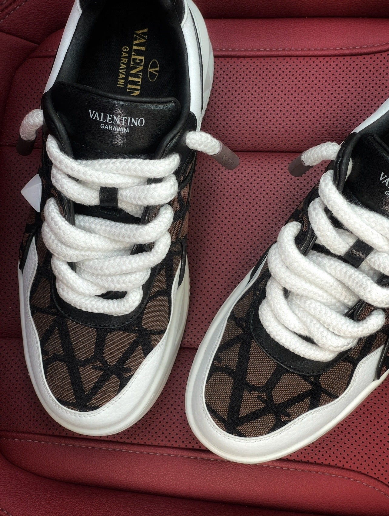 Valentino One Stud