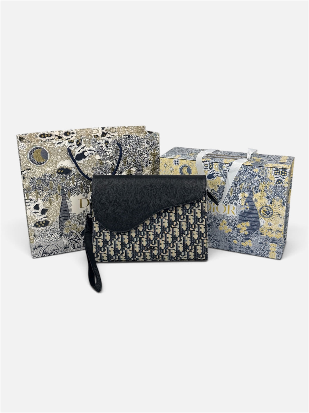 Monogram Pochette