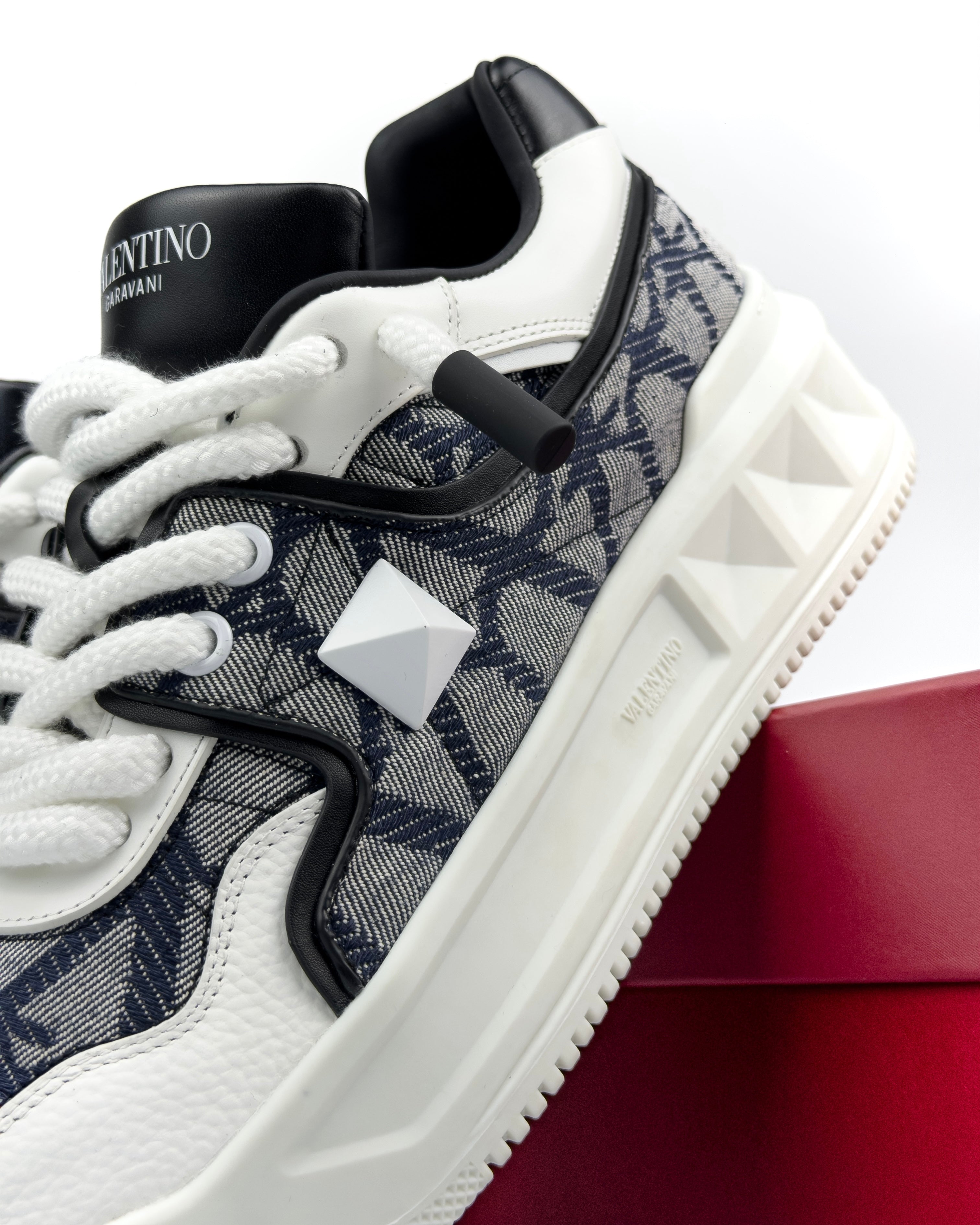Valentino One Stud