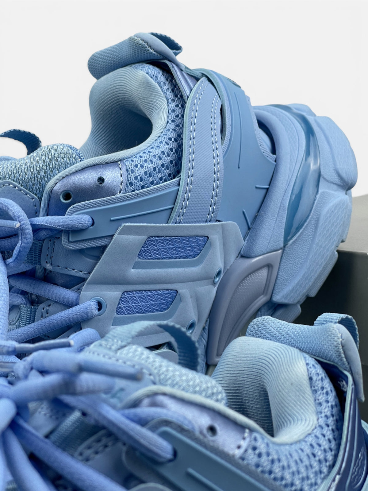 BALENCIAGA TRACK