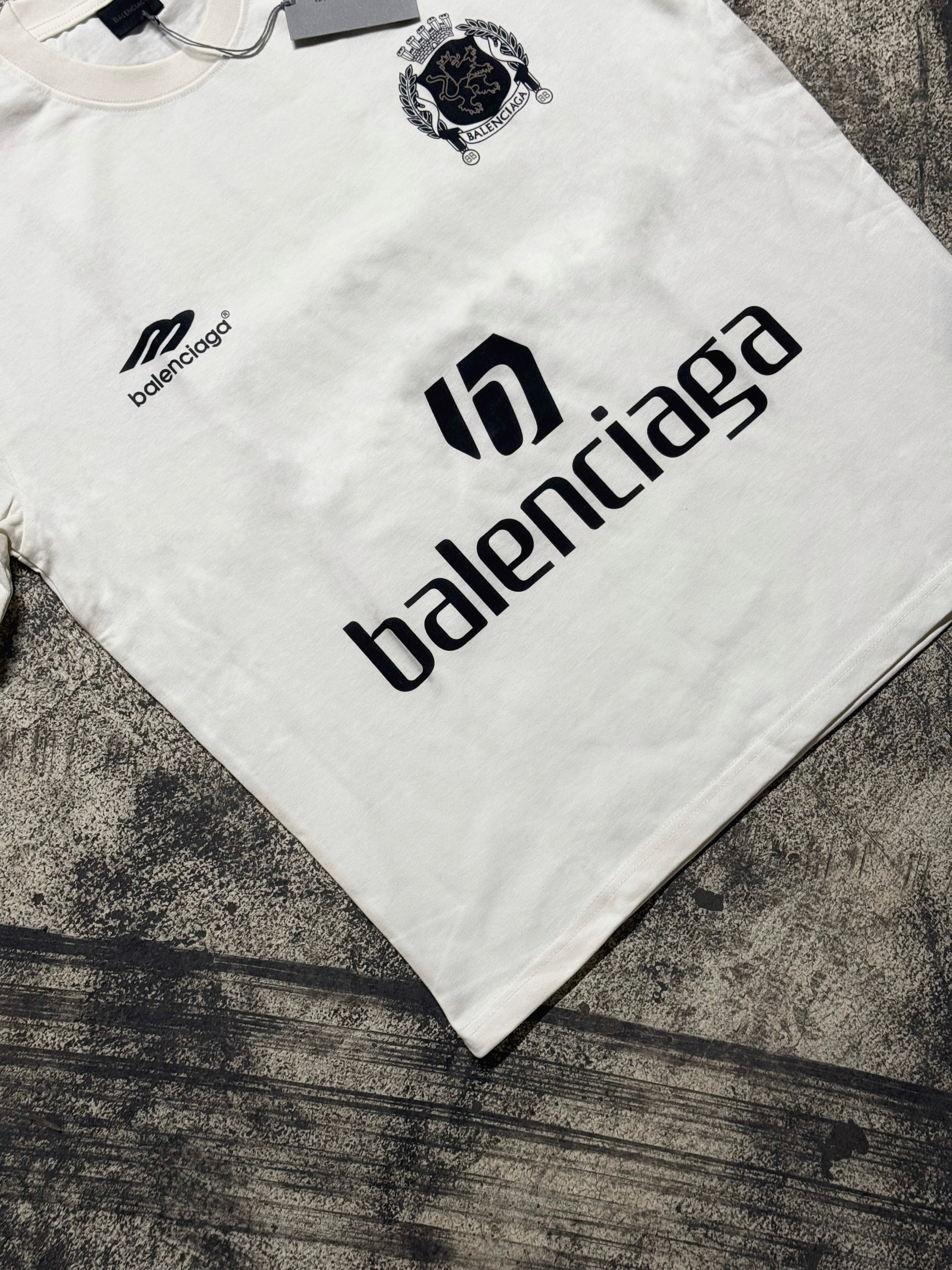 Tricou Balenciaga