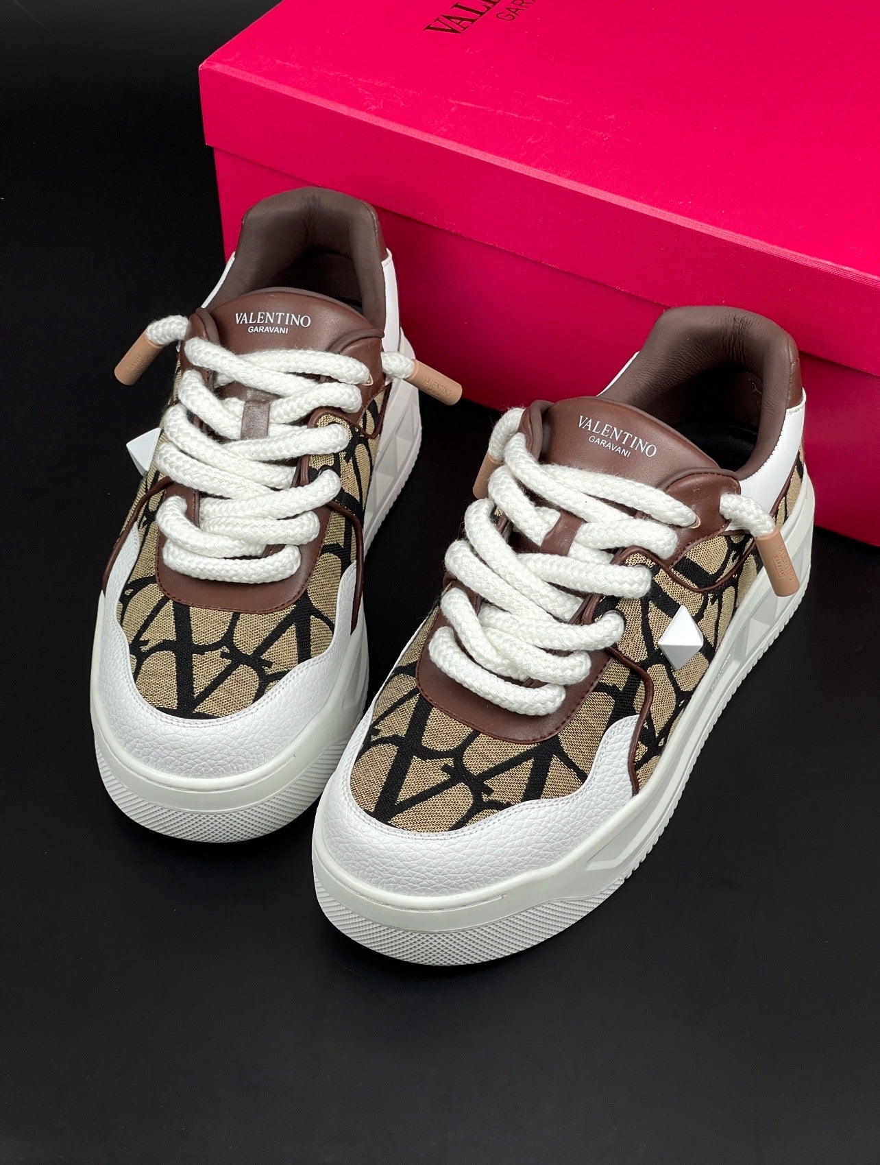 Valentino One Stud