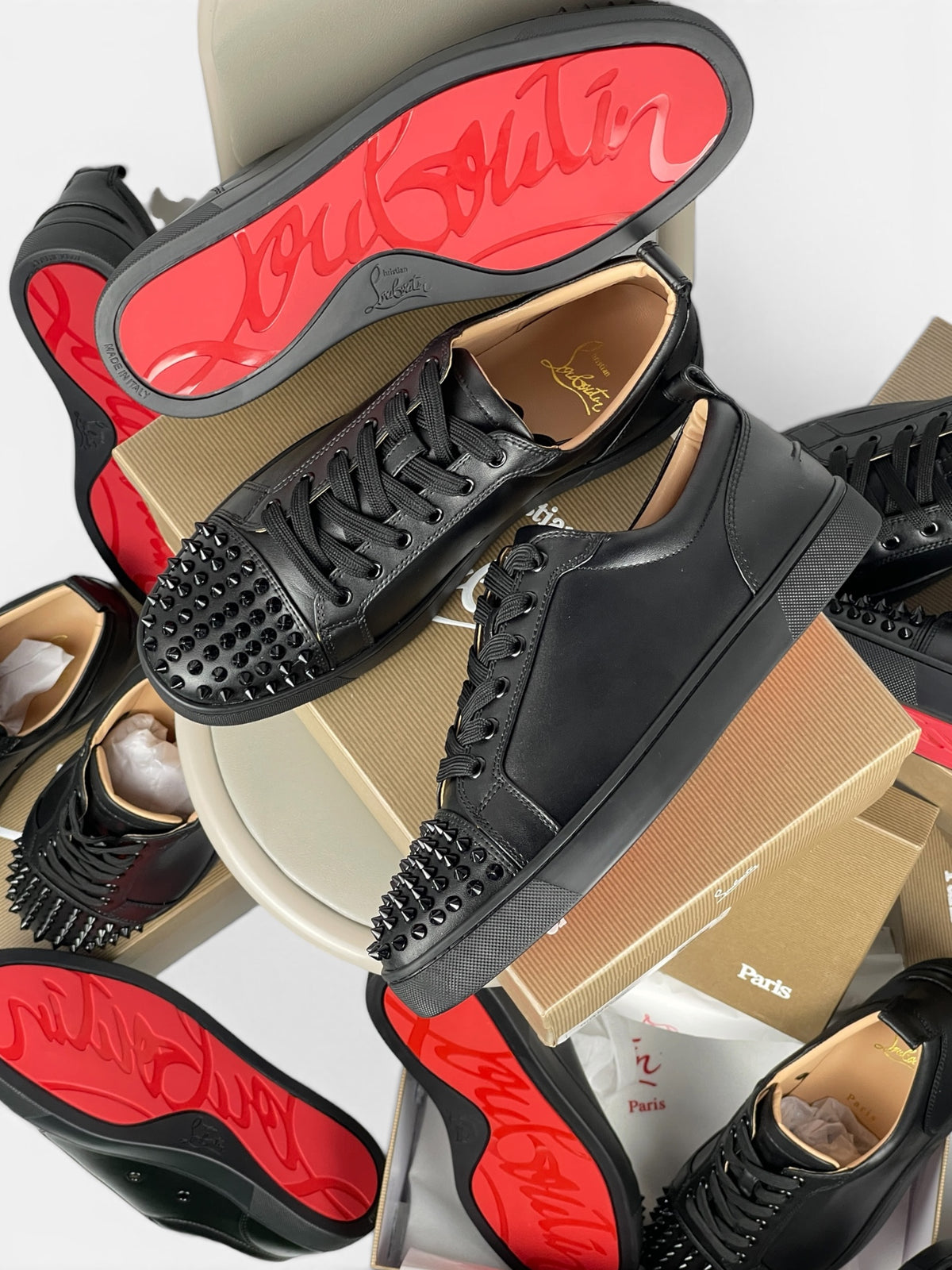 Черна кожа на Louboutin
