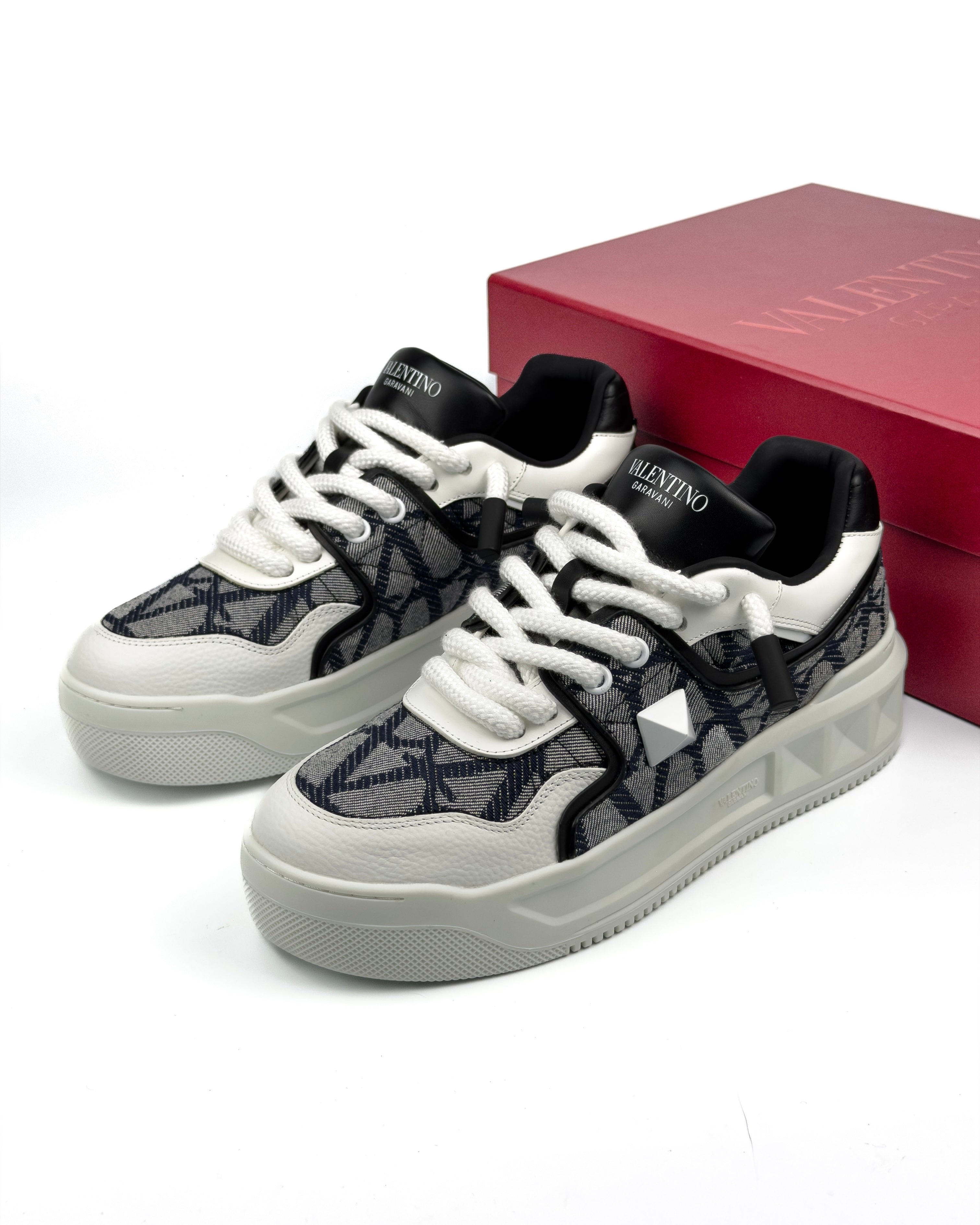 Valentino One Stud