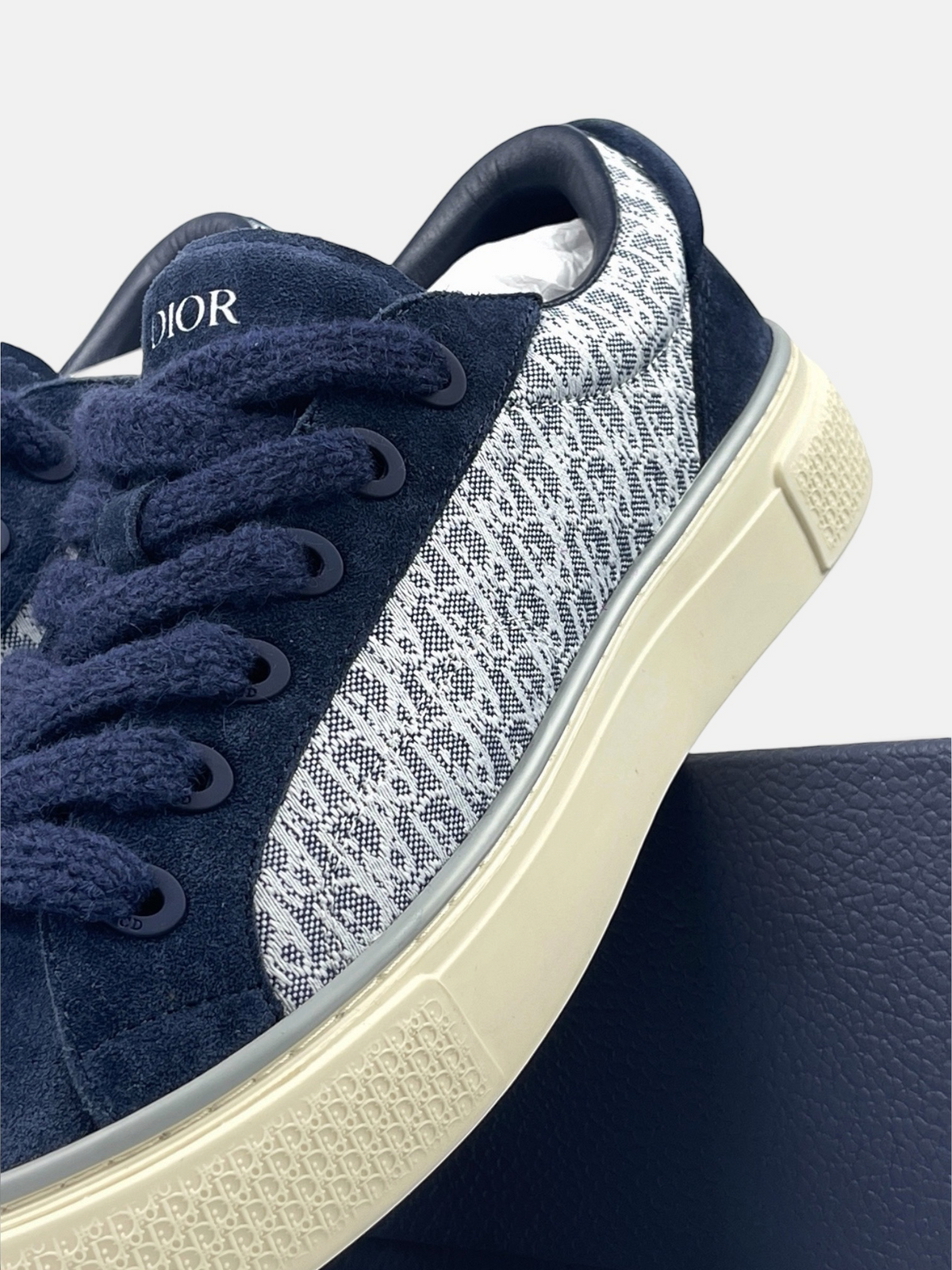Dior B33