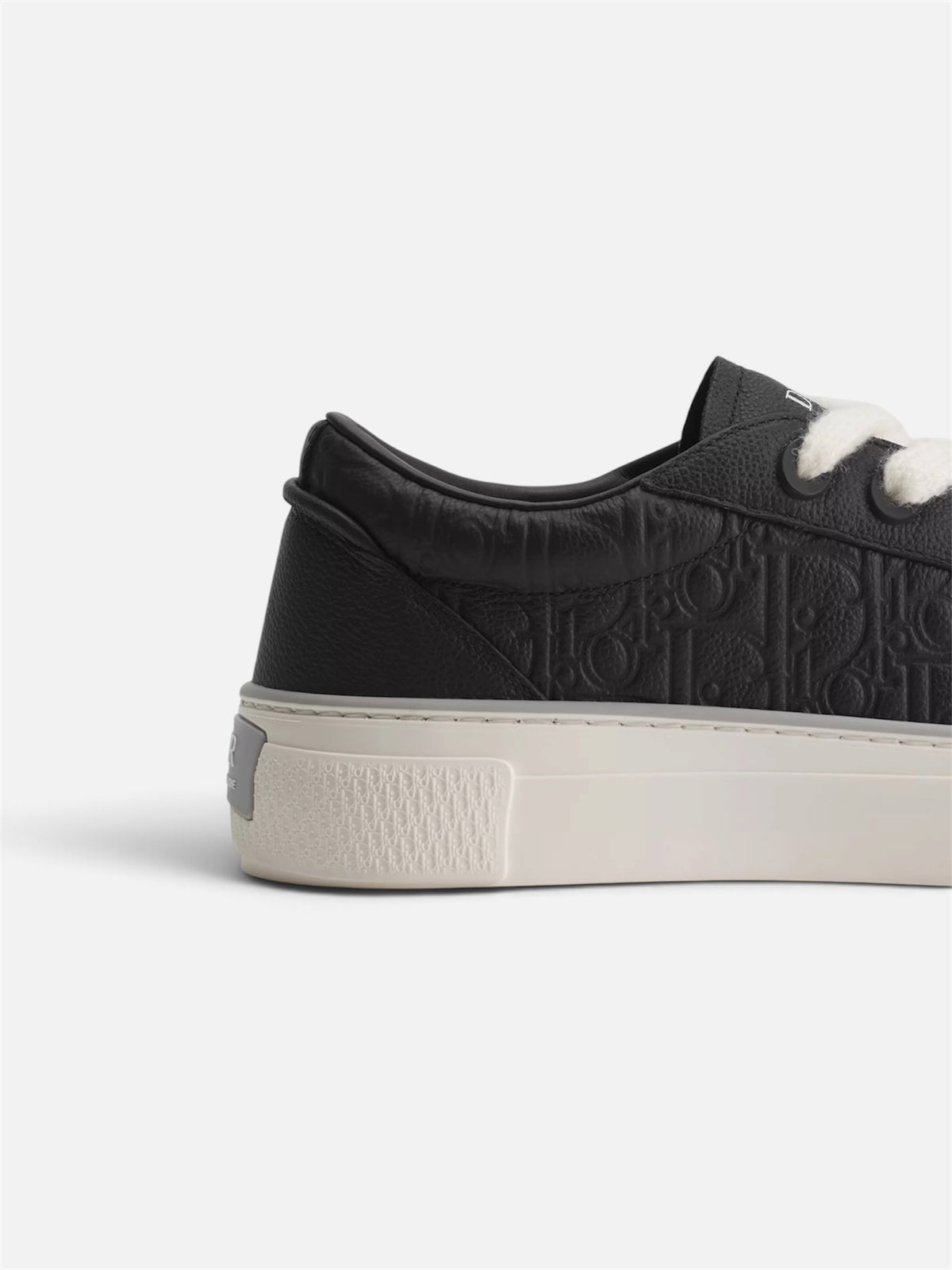 B33 Sneaker