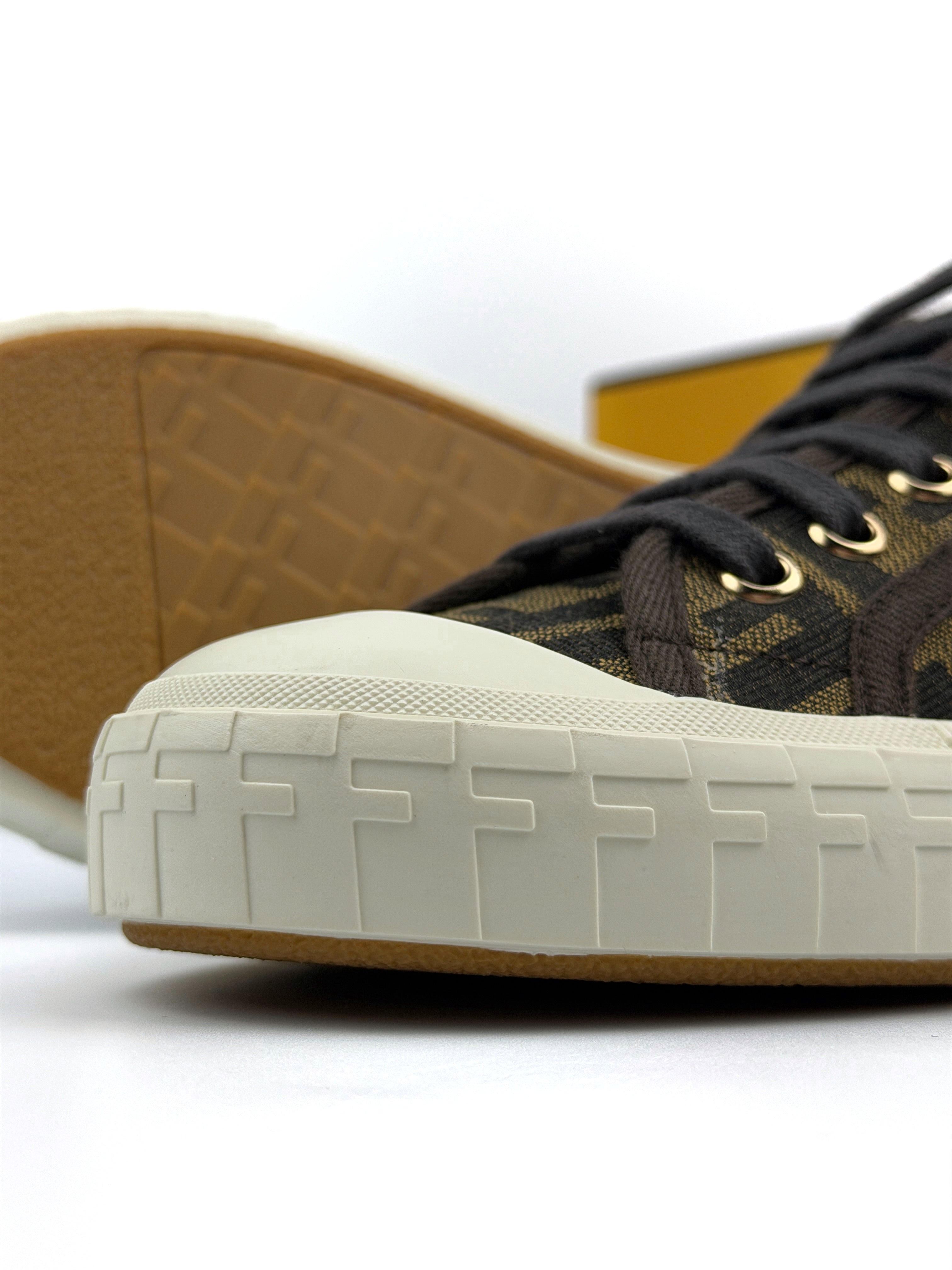 Fendi Domino