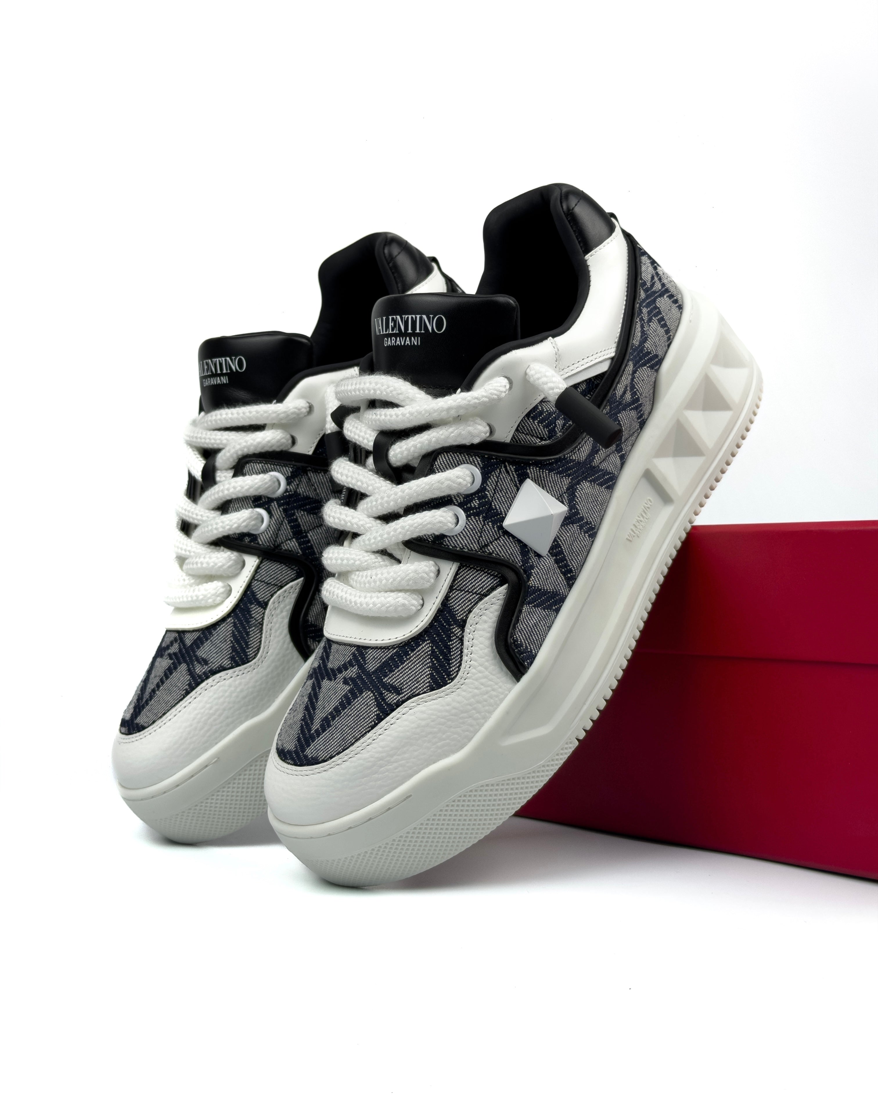 Valentino One Stud