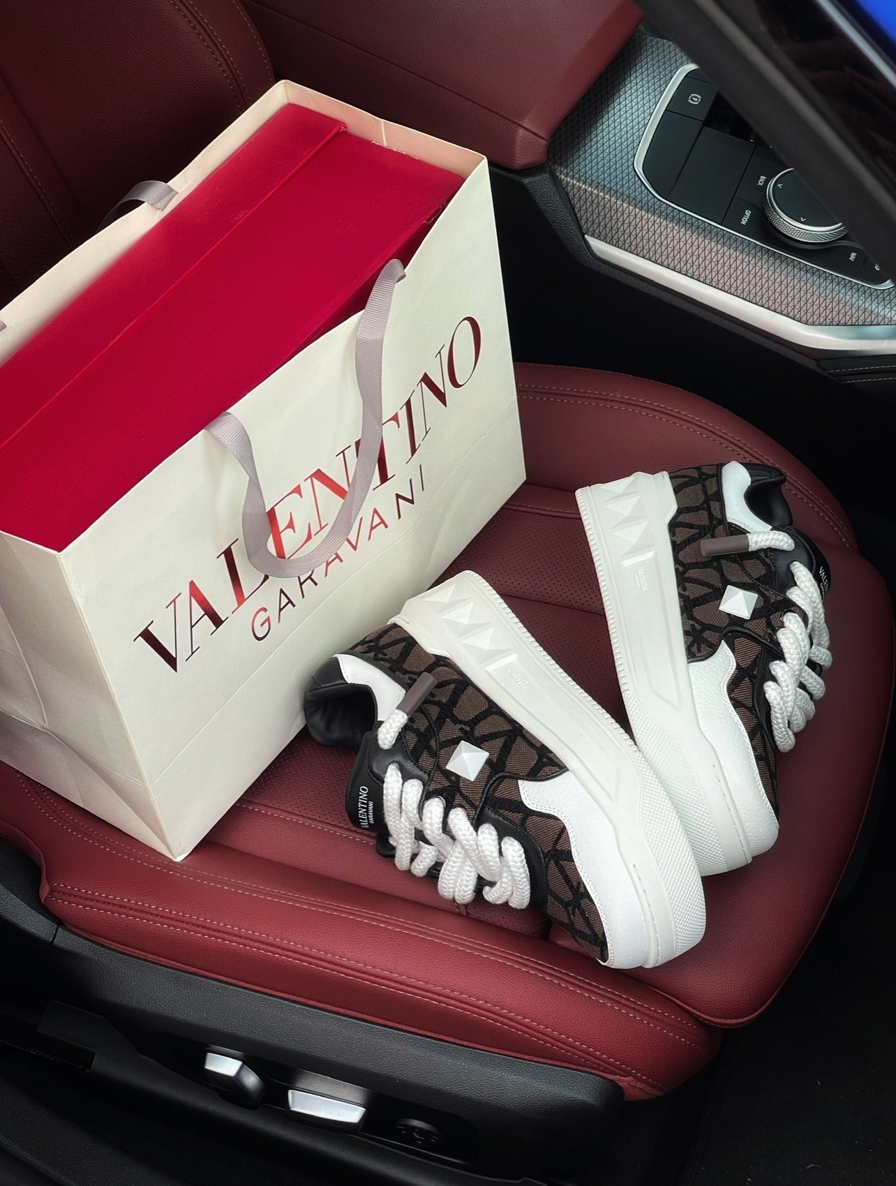 Valentino One Stud