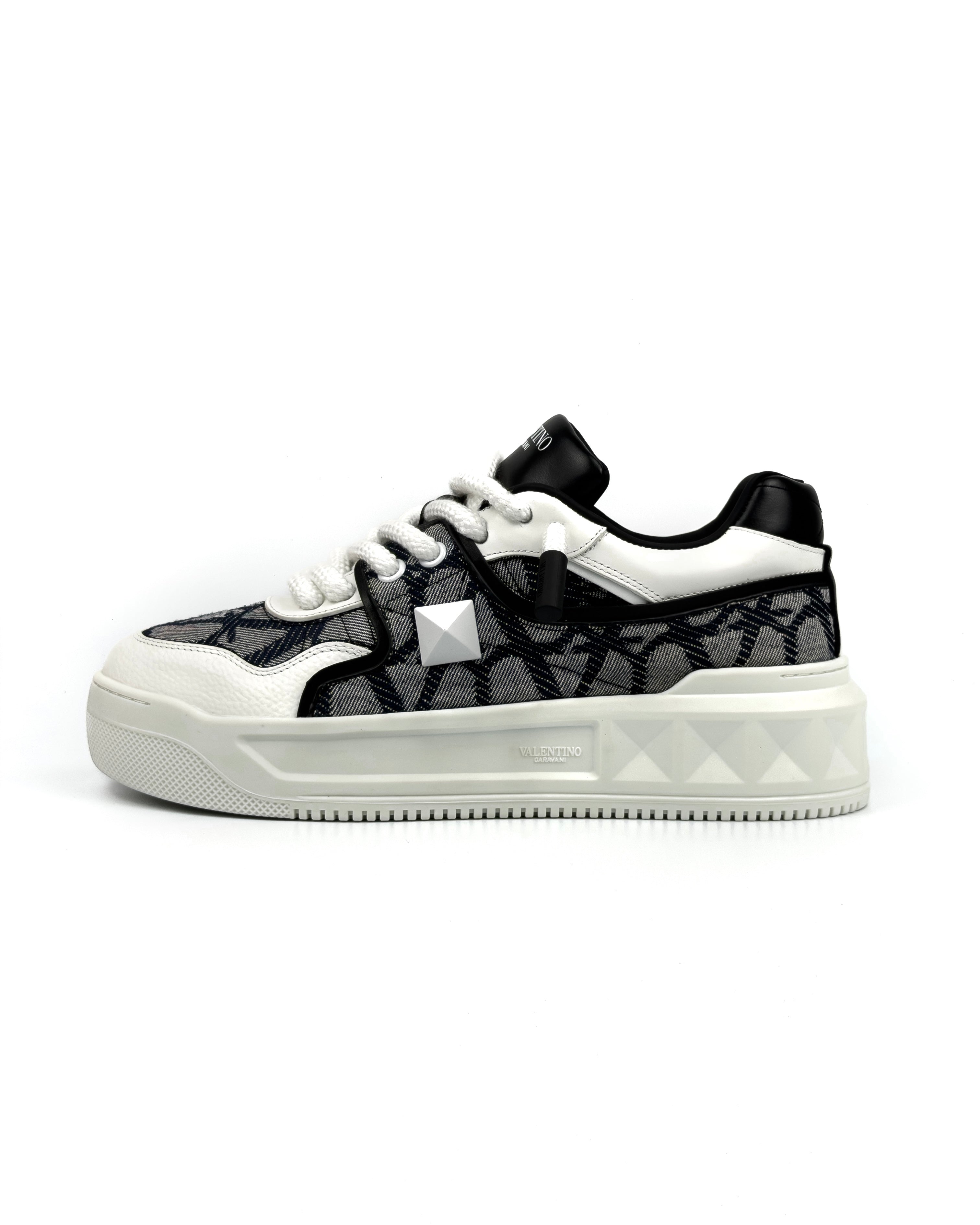 Valentino One Stud