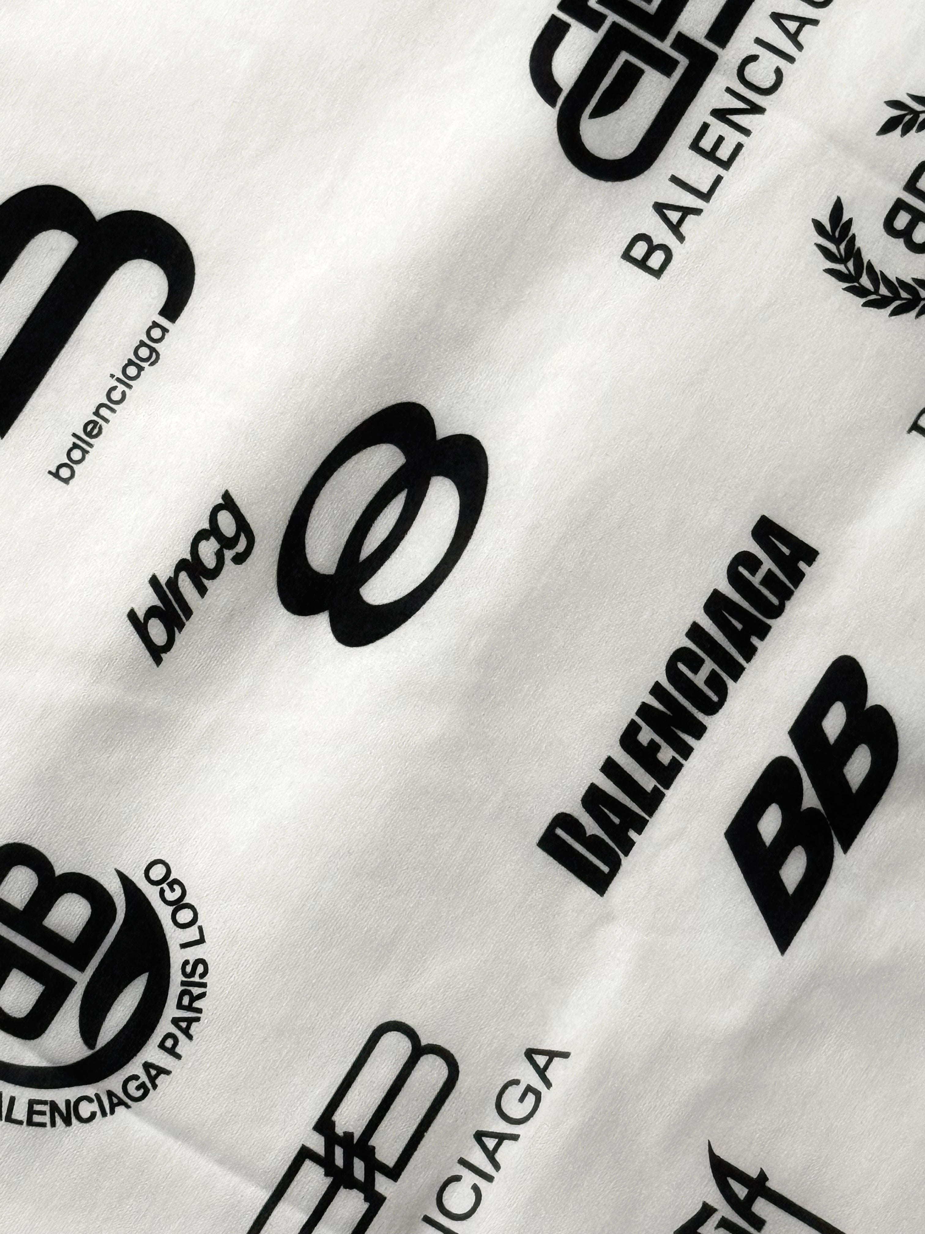 Tricou Balenciaga