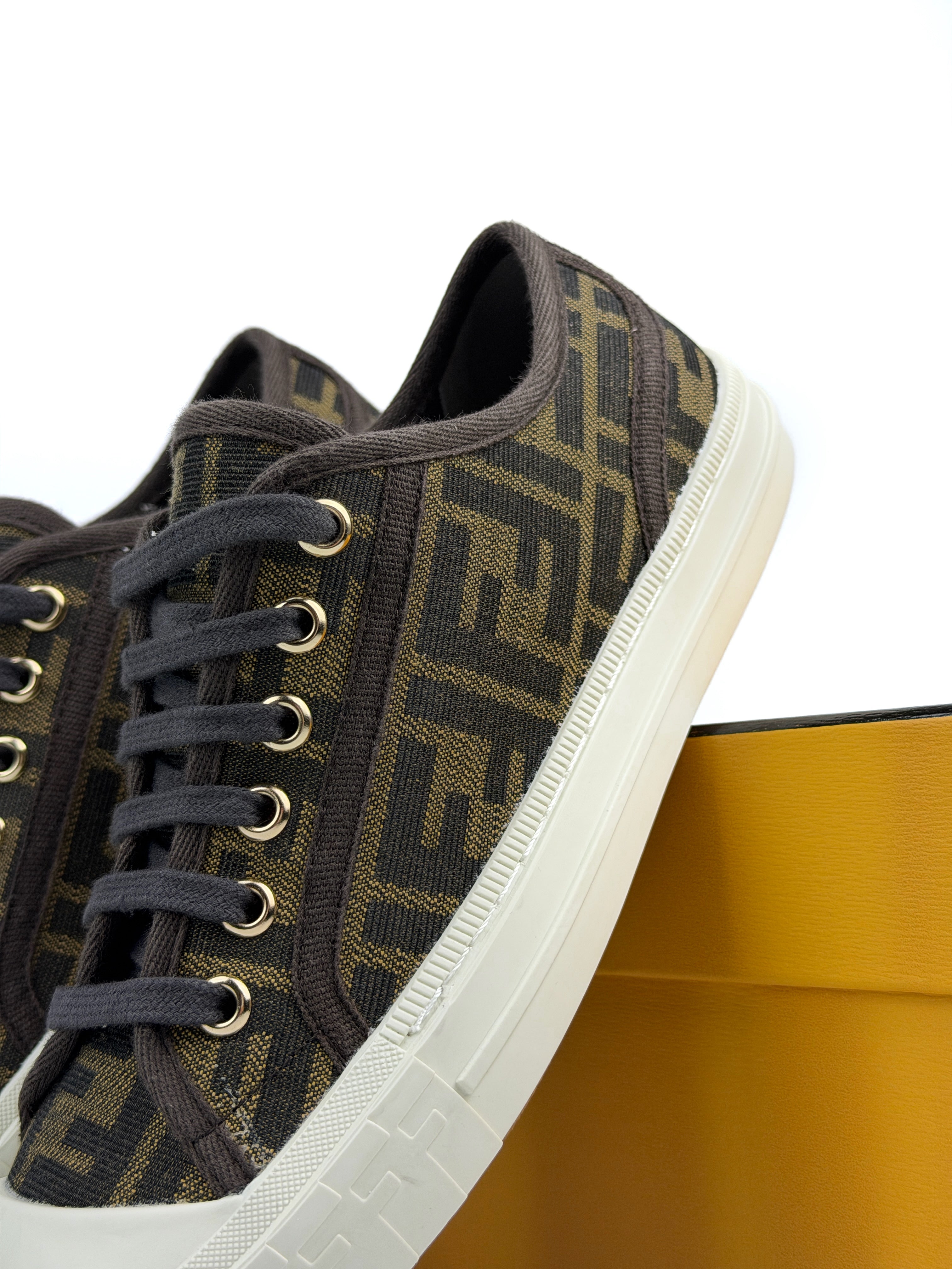 Fendi Domino