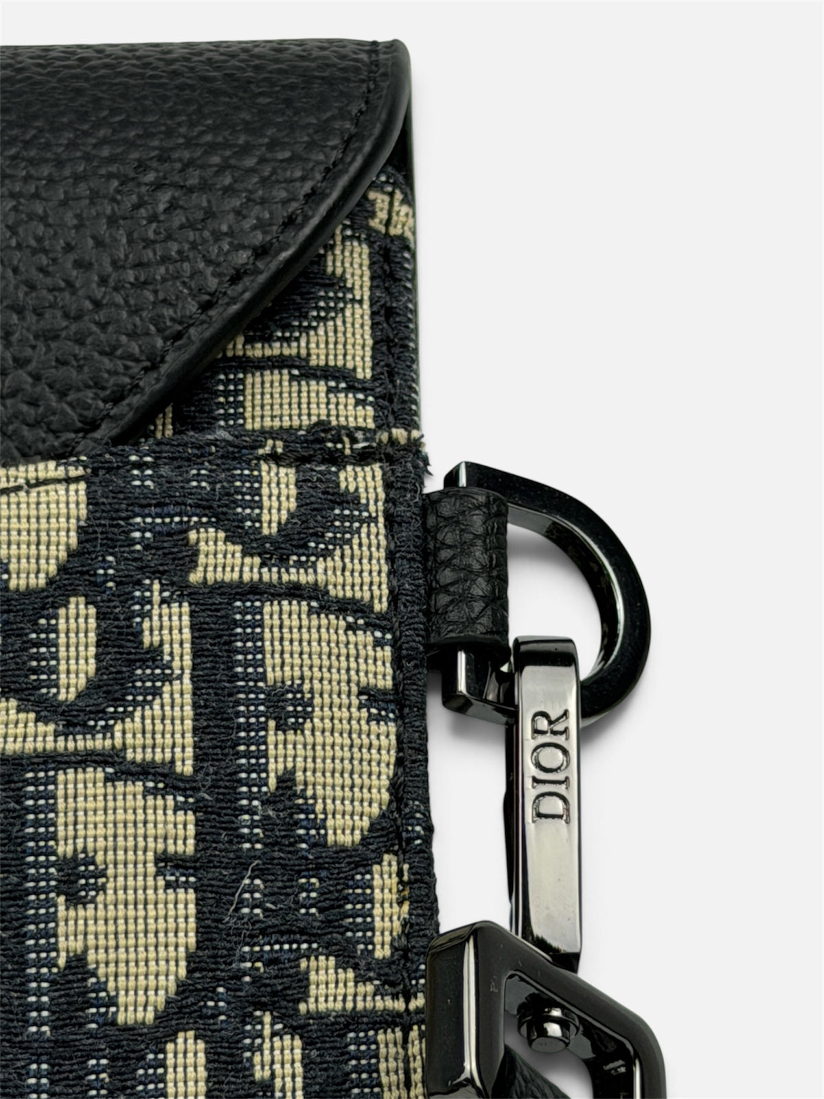 Monogram Pochette