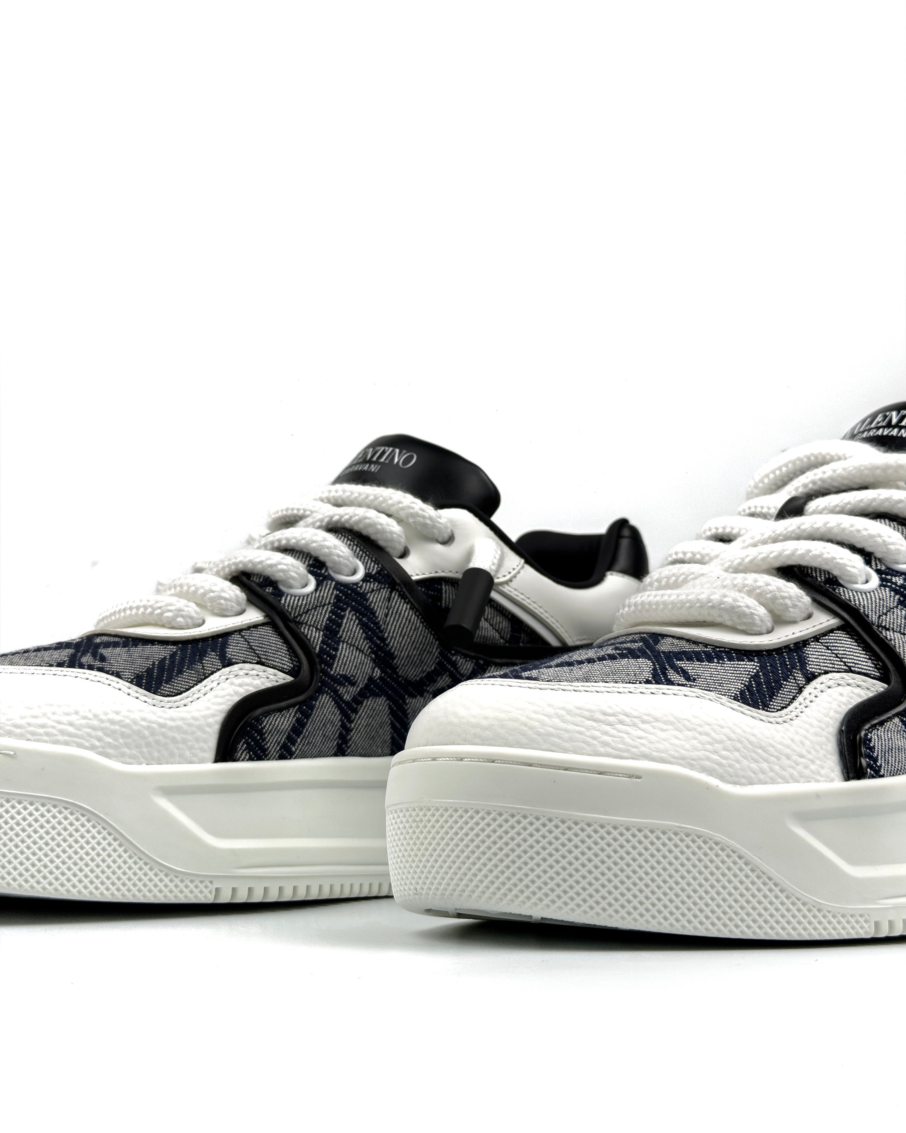 Valentino One Stud