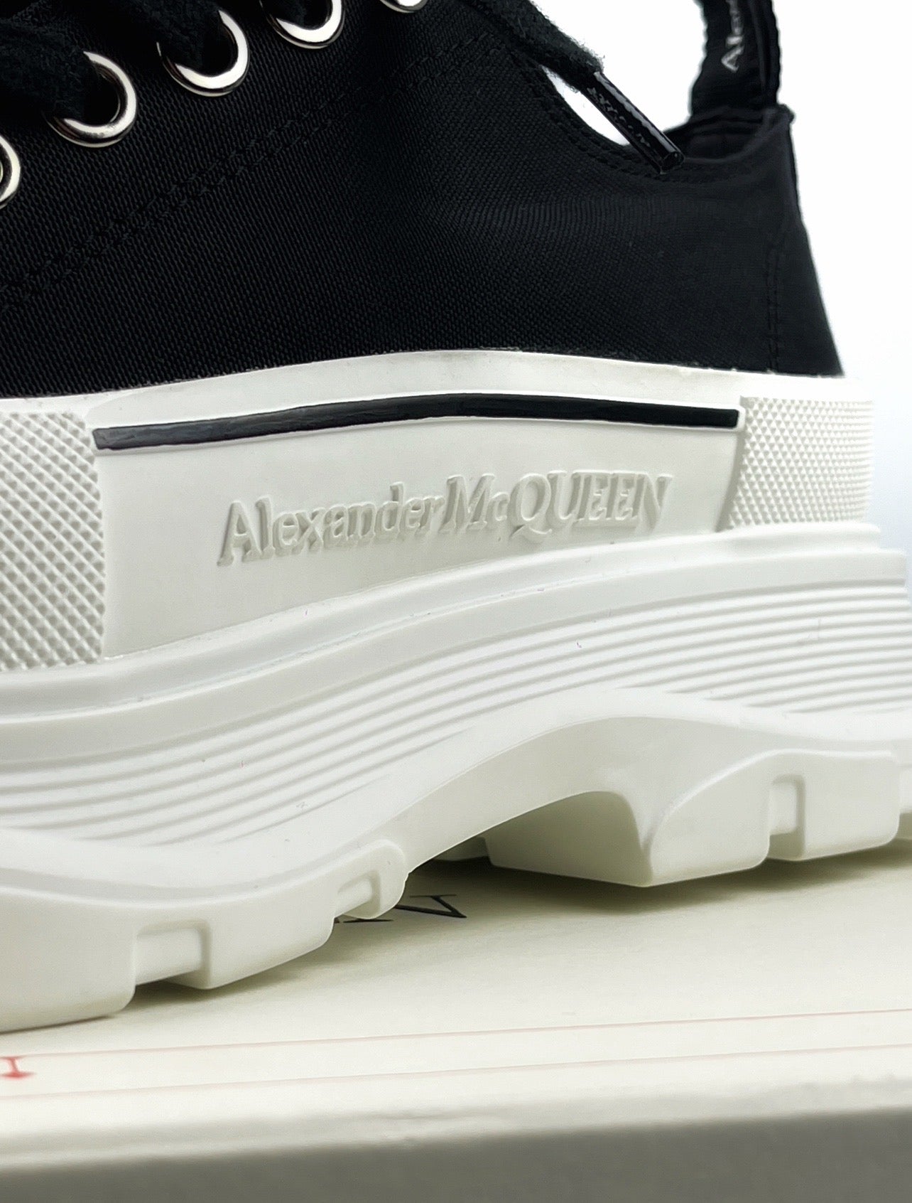 Alexander McQueen DRIPLOCKER.BG