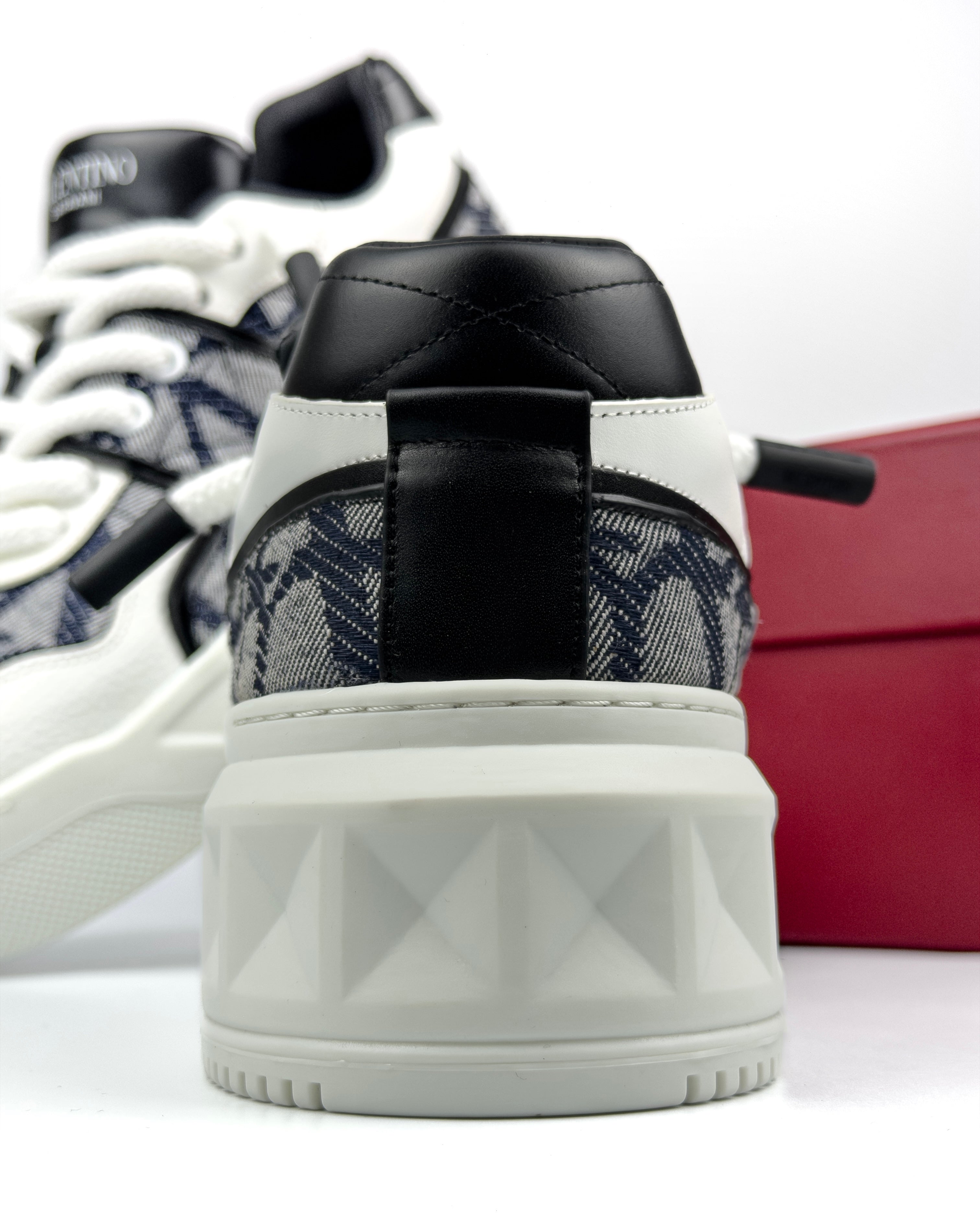 Valentino One Stud