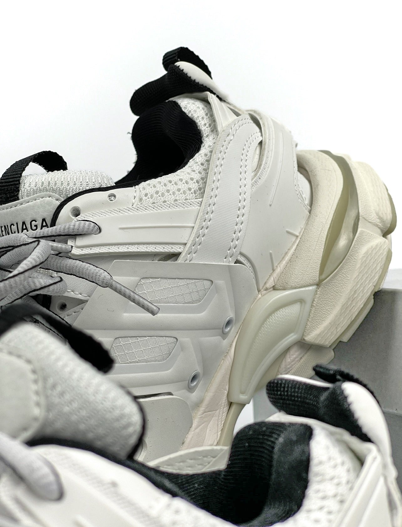 BALENCIAGA TRACK