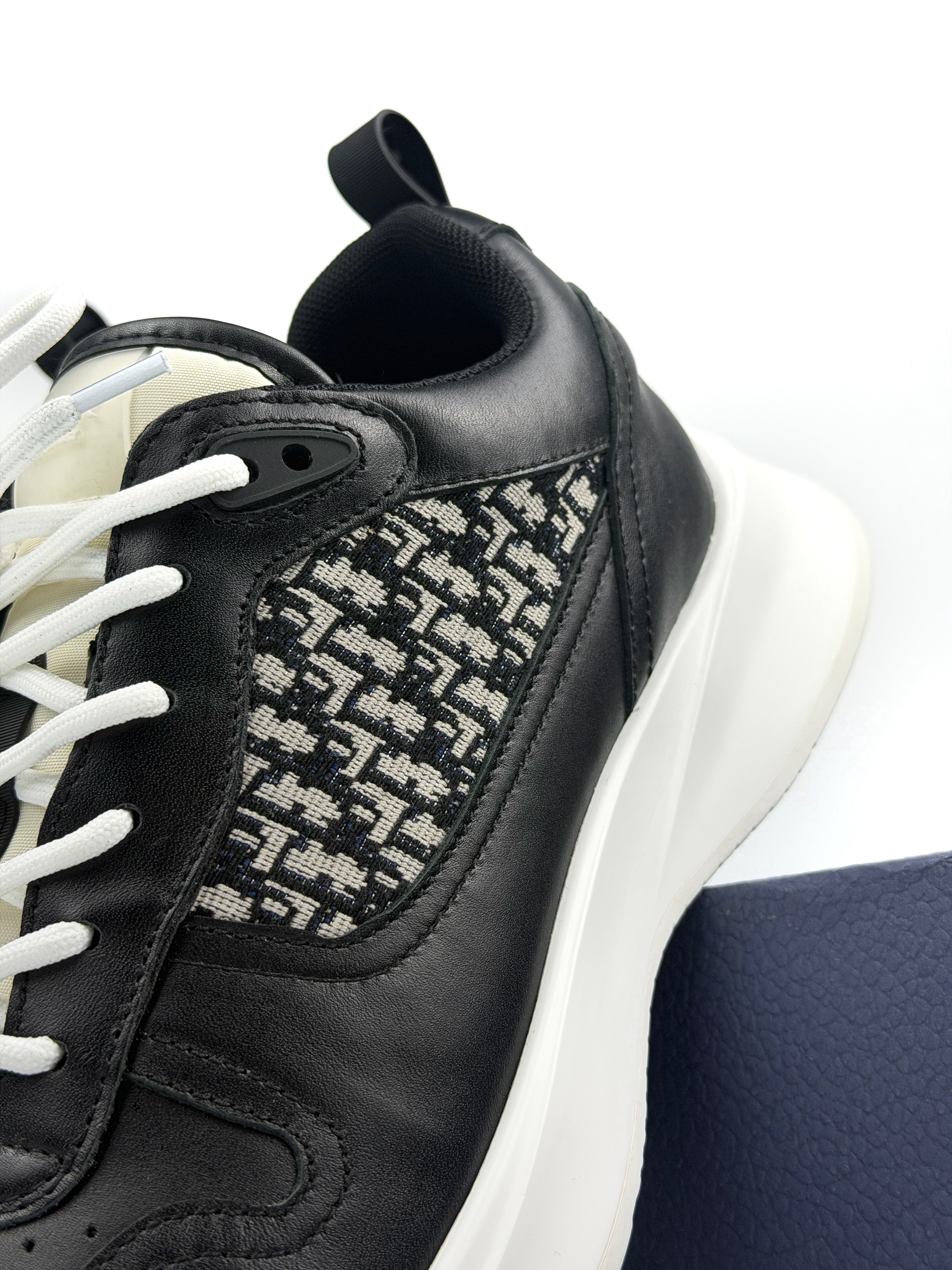 Dior B25