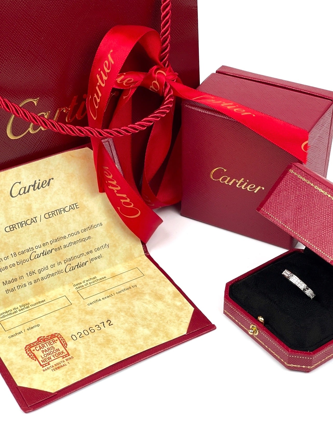 Inelul Cartier Love