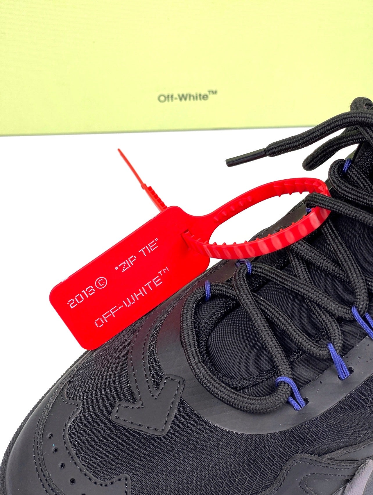 Off-White Odsy-2000