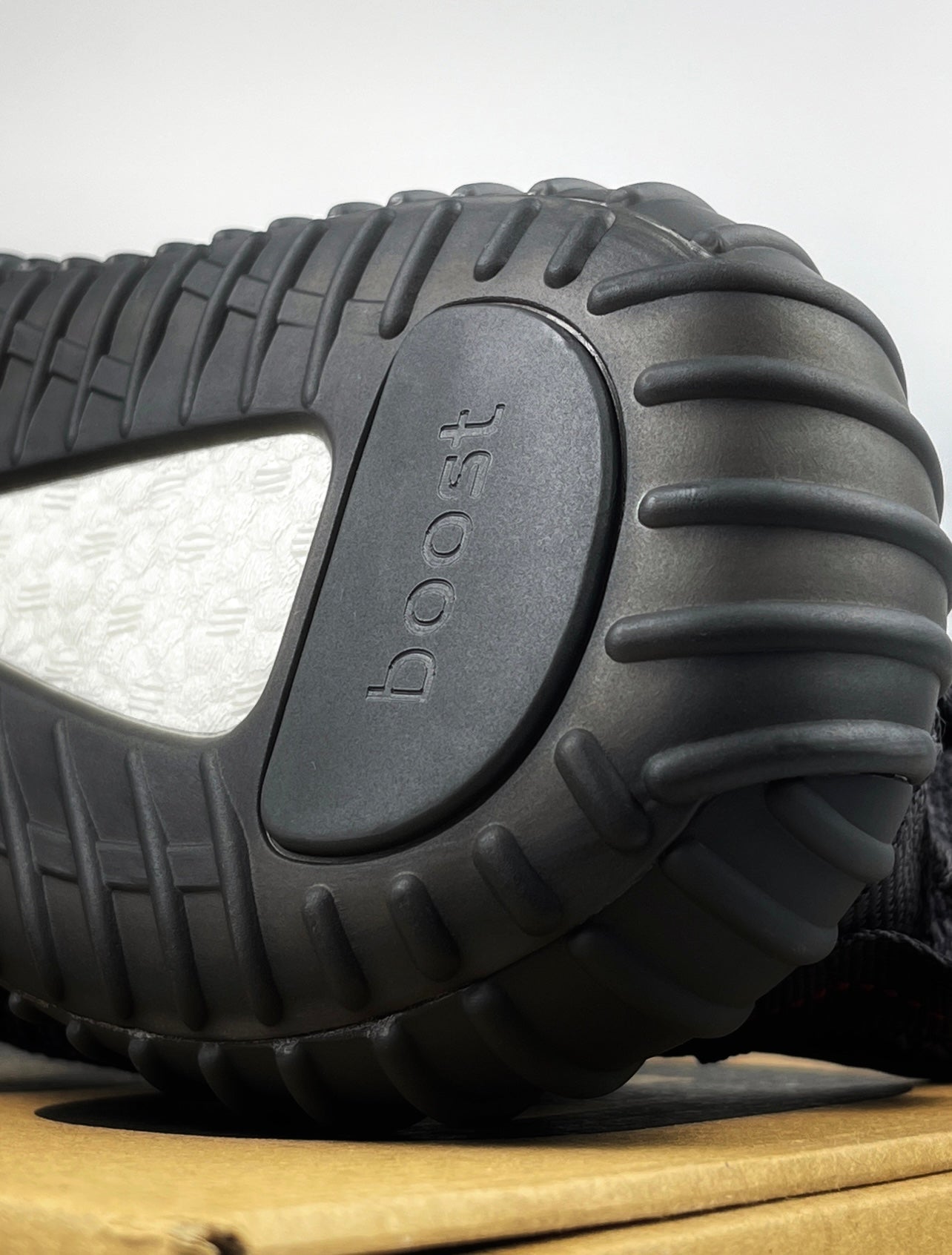 YZY BOOST 350 V2 STATIC BLACK DRIPLOCKER.BG