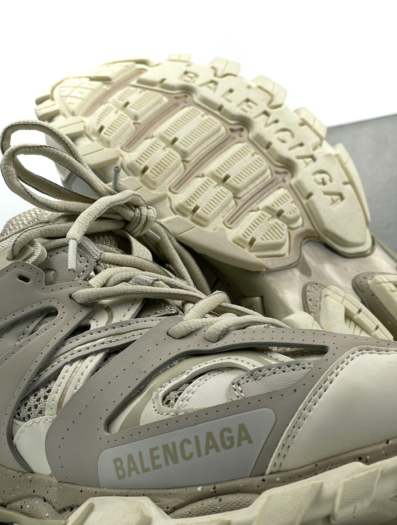 BALENCIAGA TRACK DRIPLOCKER.BG