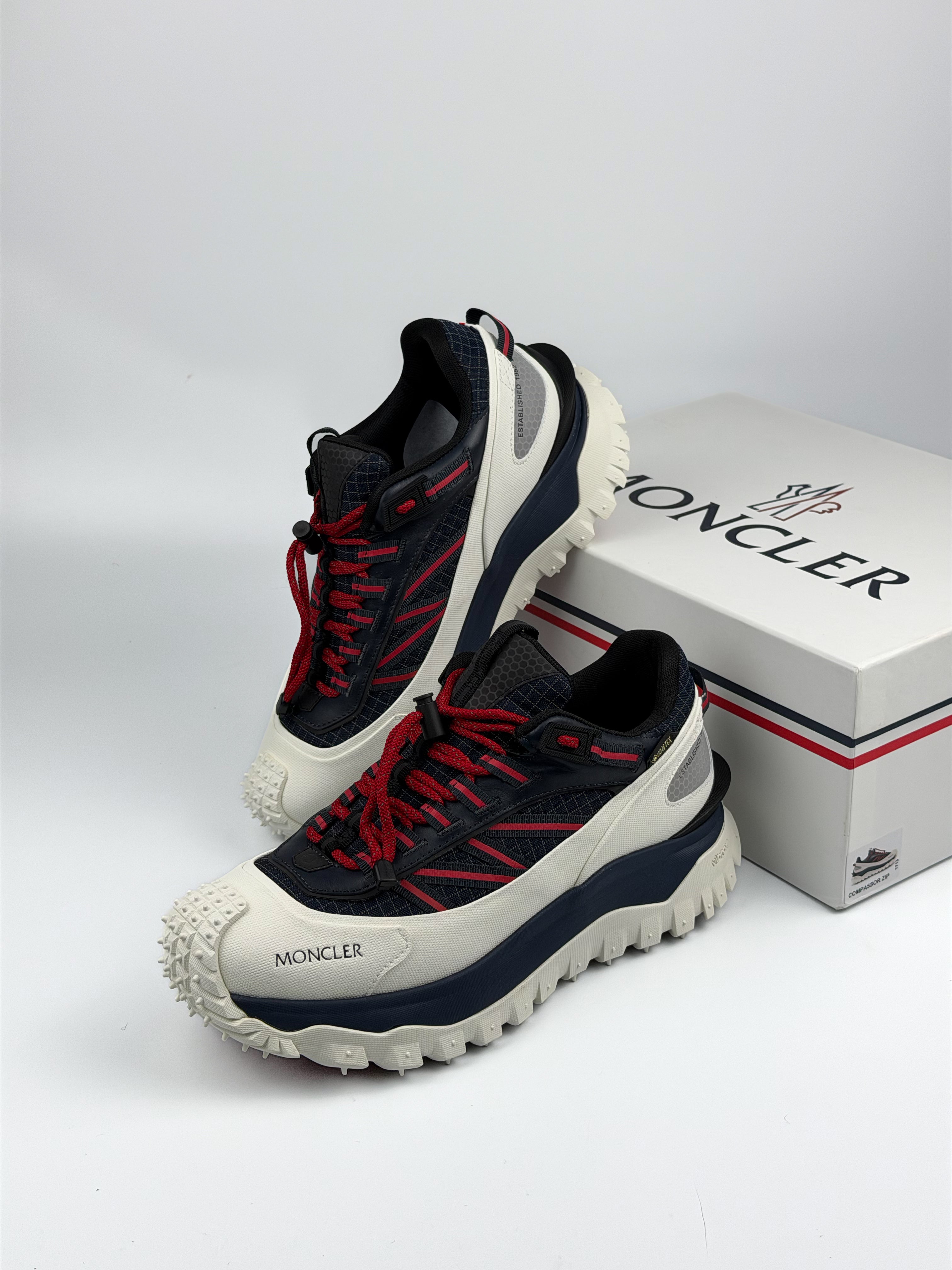 Adidași Moncler