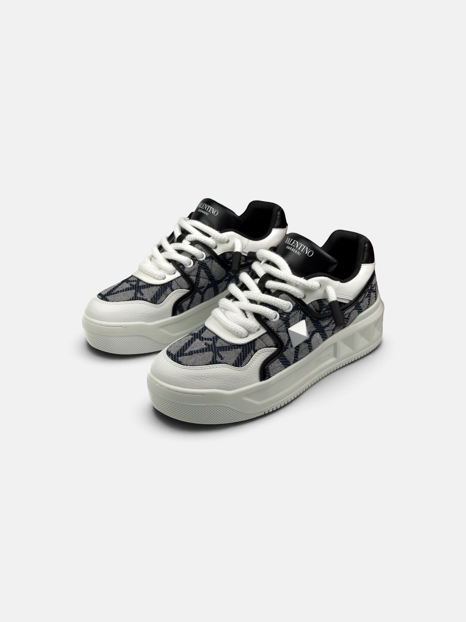 Valentino One Stud